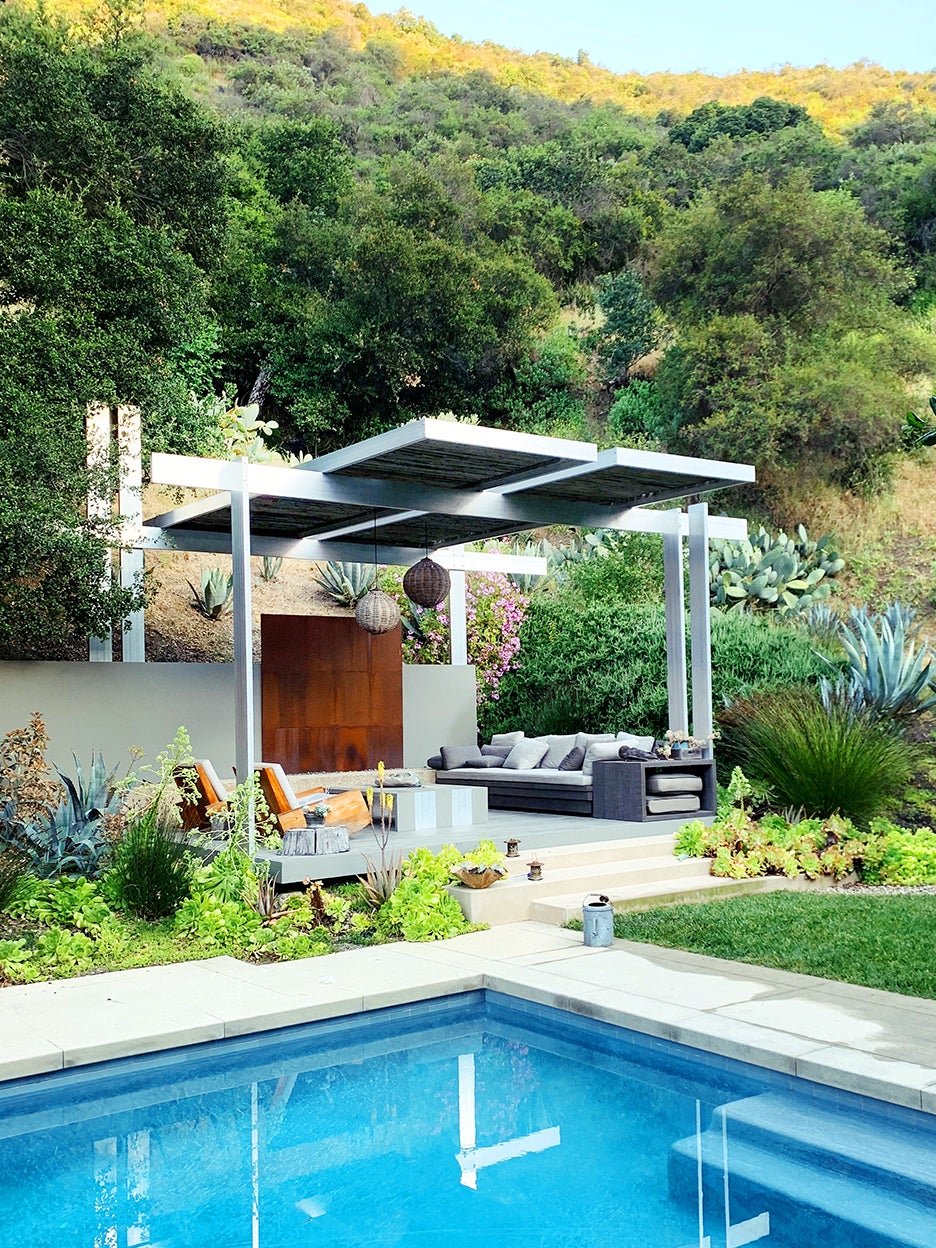 Brad Pitt’s Landscape Designer Knows How to Get a Sophisticated Yard on Budget