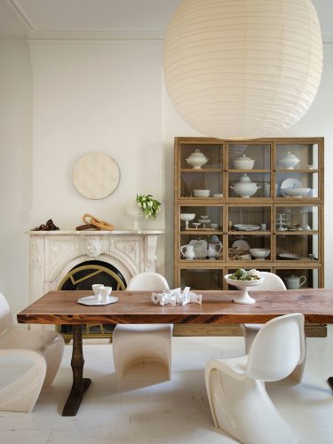 A Lofted Bed Over the Kitchen Saves Space in This 88-Year-Old Brooklyn Brownstone