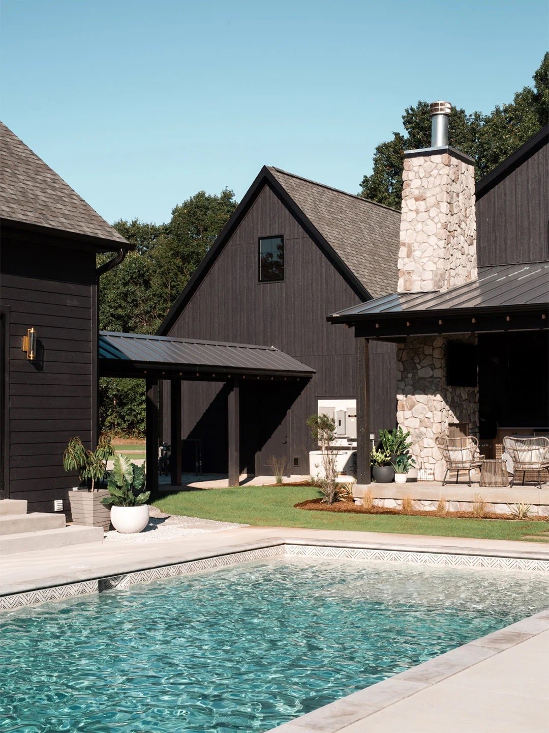 Take It From These 7 Modern Farmhouse Exteriors: The Trend Is Evolving