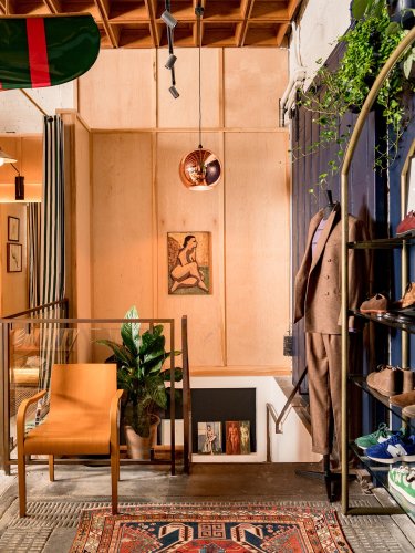 J.Crew’s Newest Store Is Packed With Real-Life Closet Organizing Inspiration