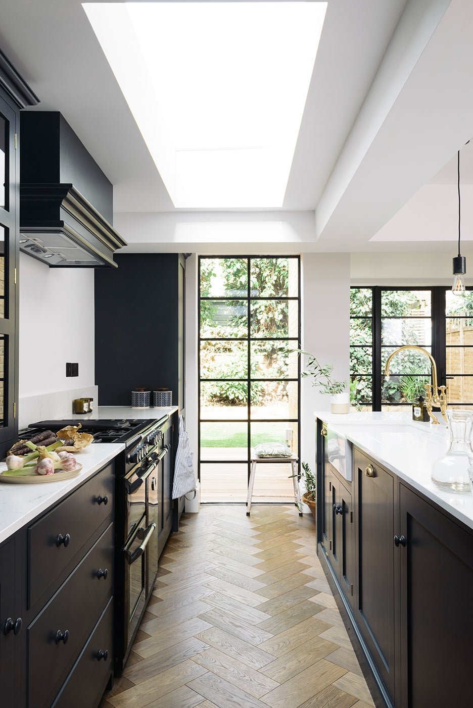 7 Top Paint Brands Reveal Their Best-Selling Kitchen Cabinet Colors