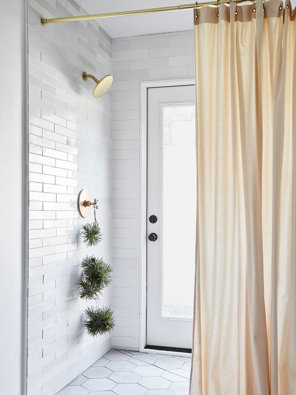 We Could All Use This Calming Bathroom Upgrade (No, It’s Not Eucalyptus)