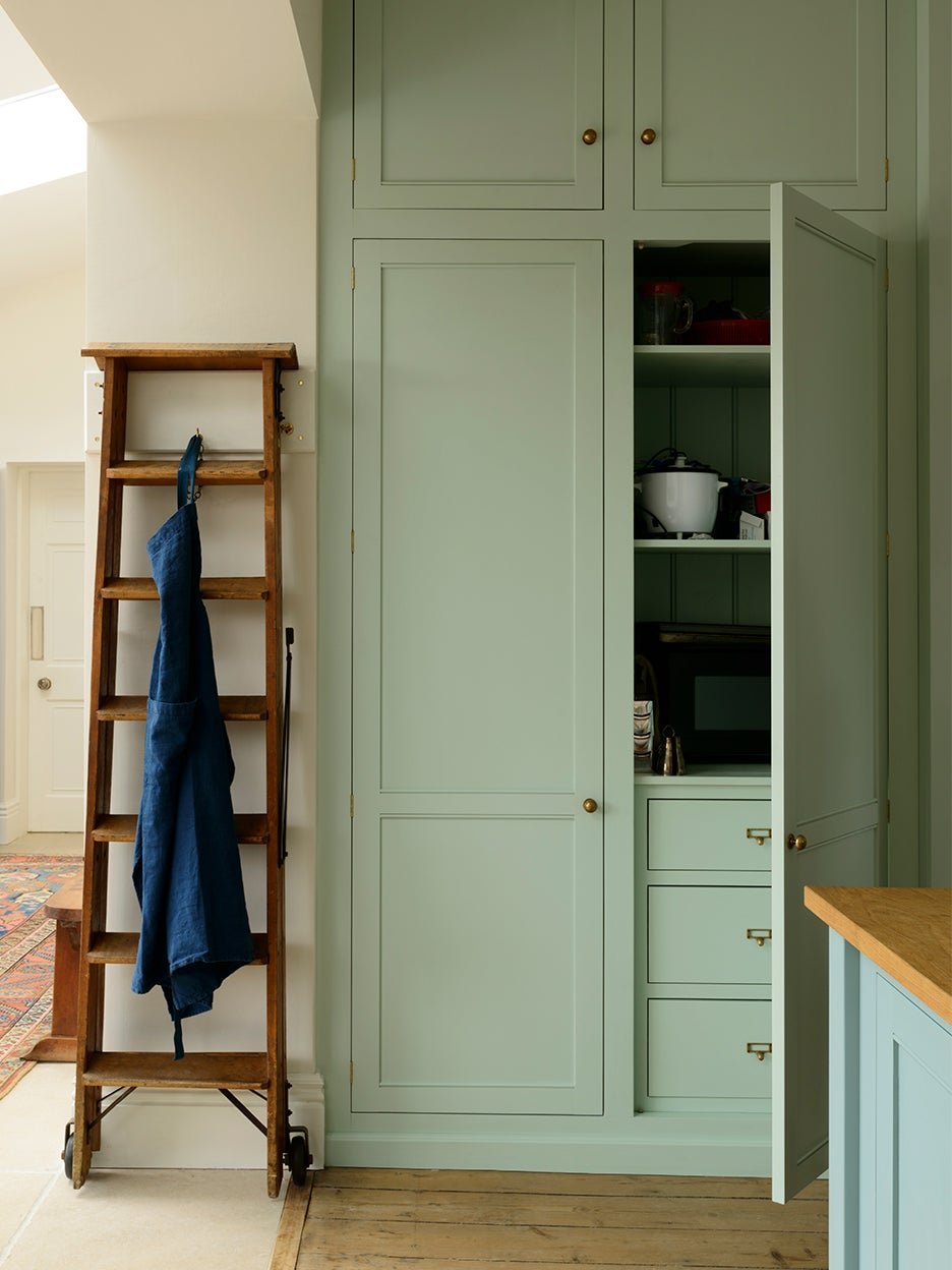 The Kitchen Cabinet Color Our Editors Predict Will Be Everywhere in 2021