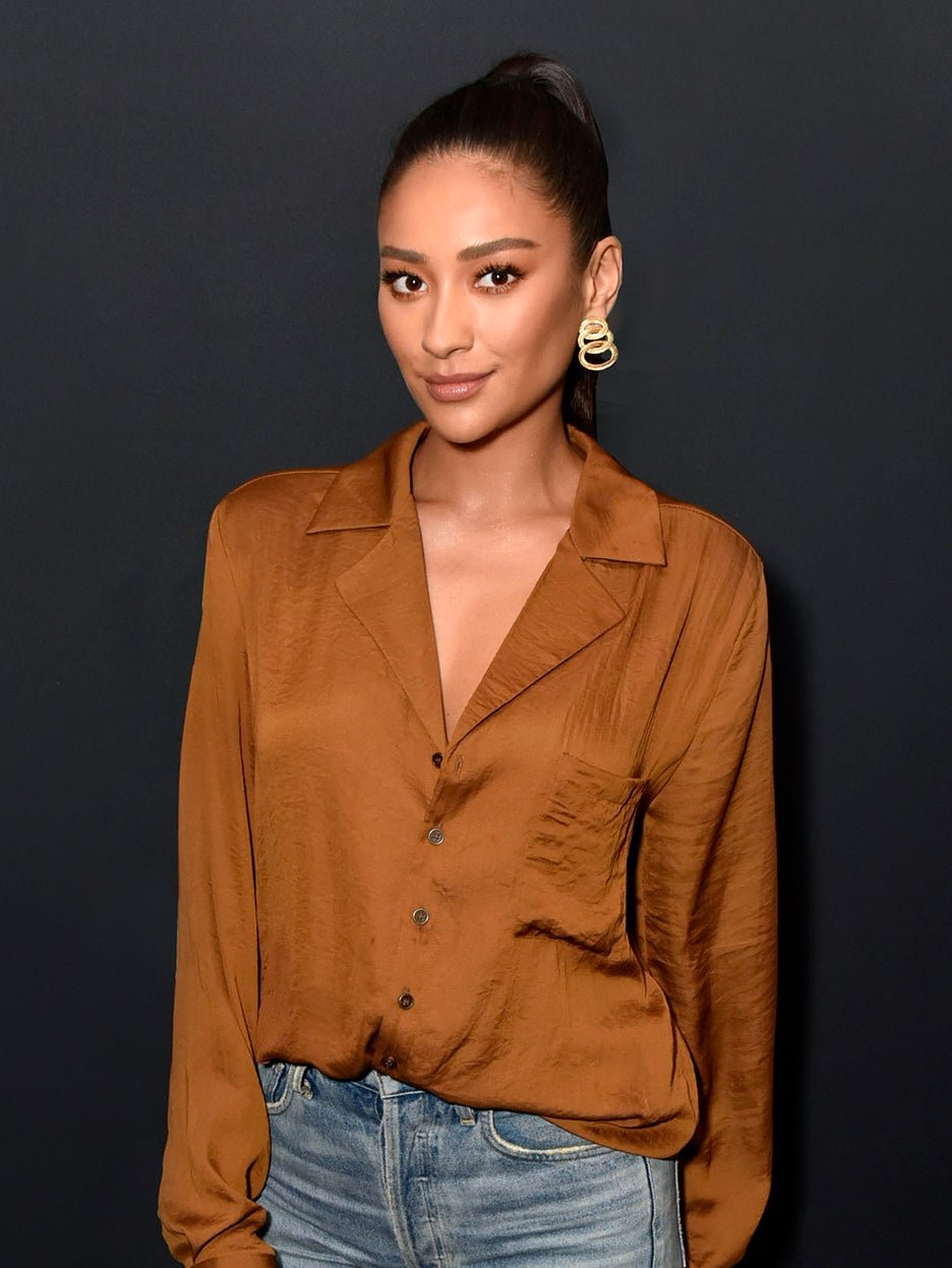 Shay Mitchell’s Designer Hacked This IKEA Bathroom Find for His Living Room