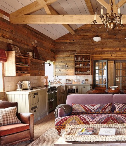 ’Tis The Season to Transform Your Home Into a Cozy Cotswolds Cottage