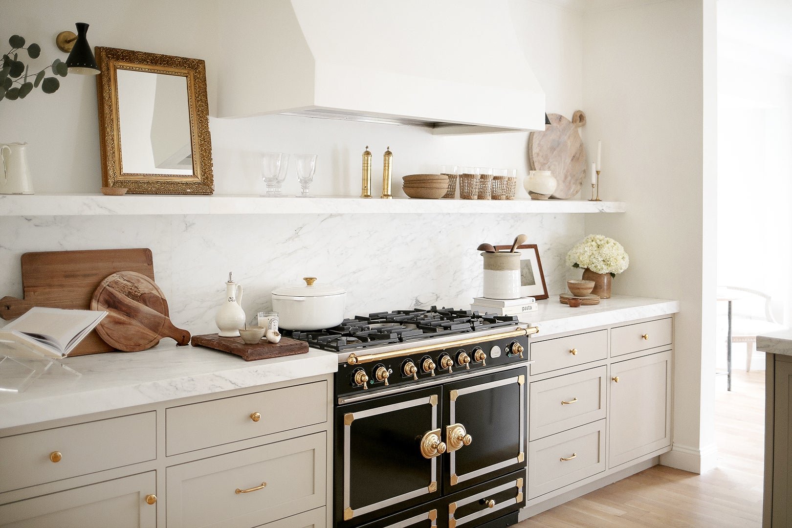 6 Decisions That Took This Once White Kitchen From Unremarkable to Full of Warmth