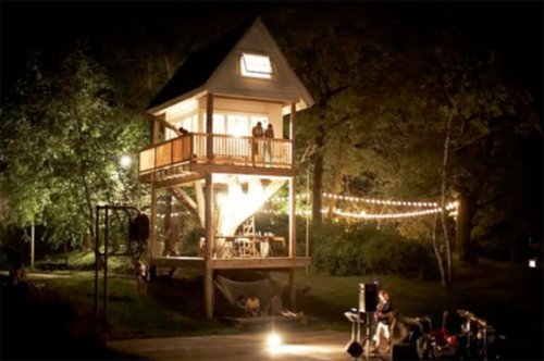 Three-Story Backyard Treehouse Getaway