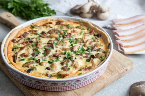 This amazing spinach and mushroom quiche will be the star of your Sunday brunch