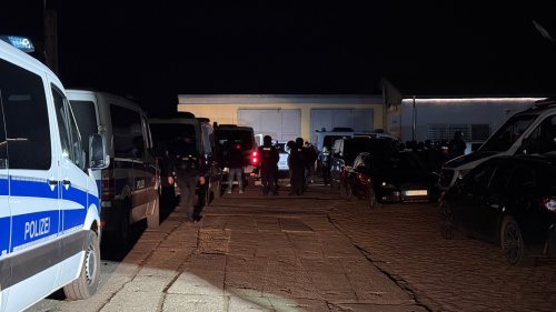 Großaufgebot in Schiepzig: Polizei unterbindet Konzert der rechtsextremistischen Szene – 124 Platzverweise erteilt,  30 Fahrzeuge auf Anfahrt abgewiesen – Du bist Halle