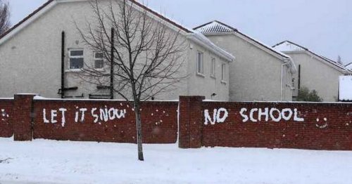 Rules on whether schools should close as Met Eireann put Ireland on snow notice