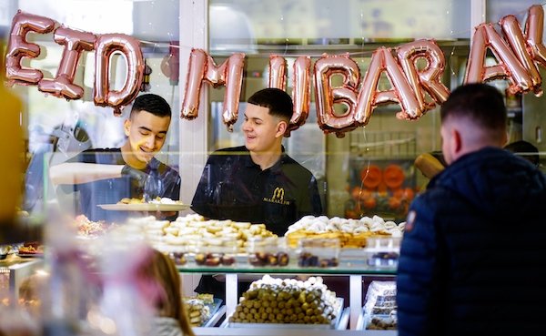 Dutch Muslims celebrate Eid al-Fitr as 'sugar feast' loses flavour - DutchNews.nl