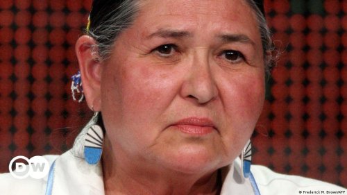 Academy apologizes to Native American actress for 1973 Oscars abuse