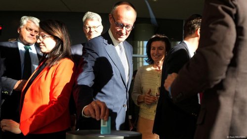 Bundestag stimmt für eine Billion Euro neue Schulden