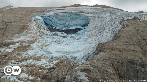 Italy: Several dead in Alps glacier collapse