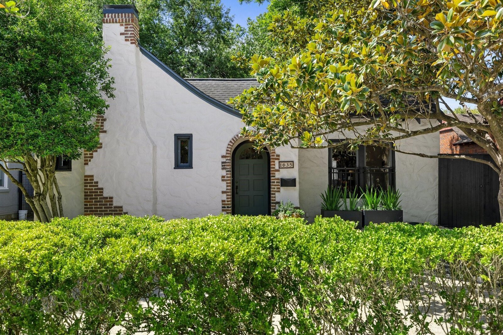 In Houston, a Lovingly Restored 1930 Bungalow Lists for $850K