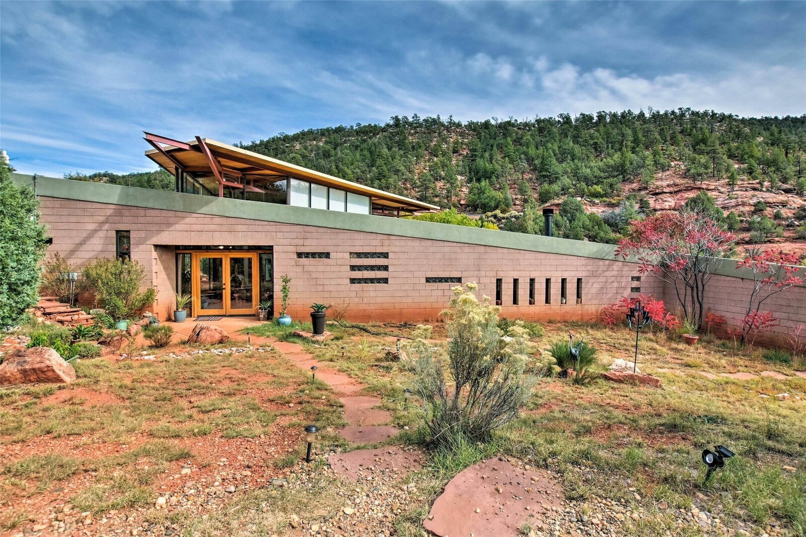 This $1.7M New Mexico Home Soaks Up Desert Views in Every Room