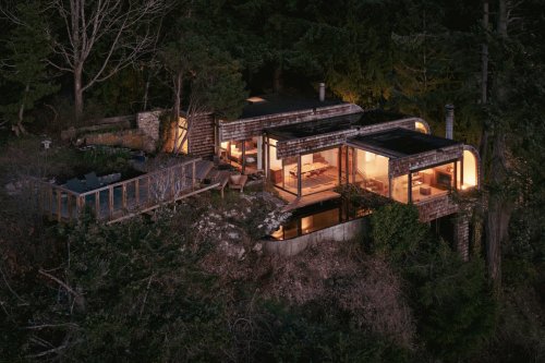 In West Vancouver, Architect Barry Downs’s Cliffside Home Seeks $4.6M