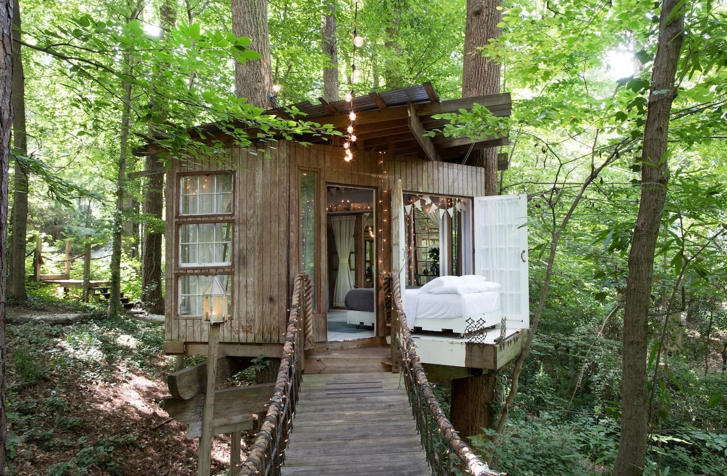 22 Tiny Homes You Can Rent on Airbnb for an Autumn Getaway