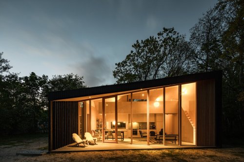 Photo 10 of 14 in This Island Retreat in the Netherlands Flexes the…