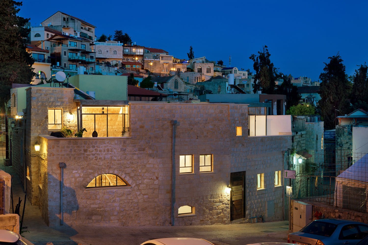 A 250-Year-Old Stone House in Israel with a Surprisingly Modern…
