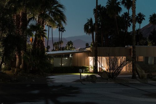 Midcentury Modern Homes of Palm Springs Under Moonlight (5 Photos)