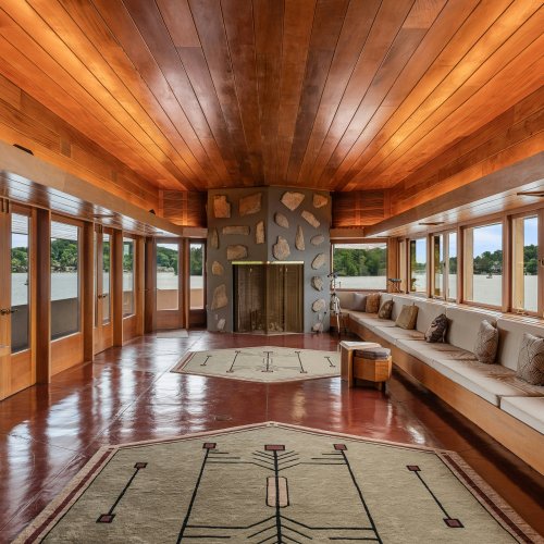 Is this a 'real' Frank Lloyd Wright house?
