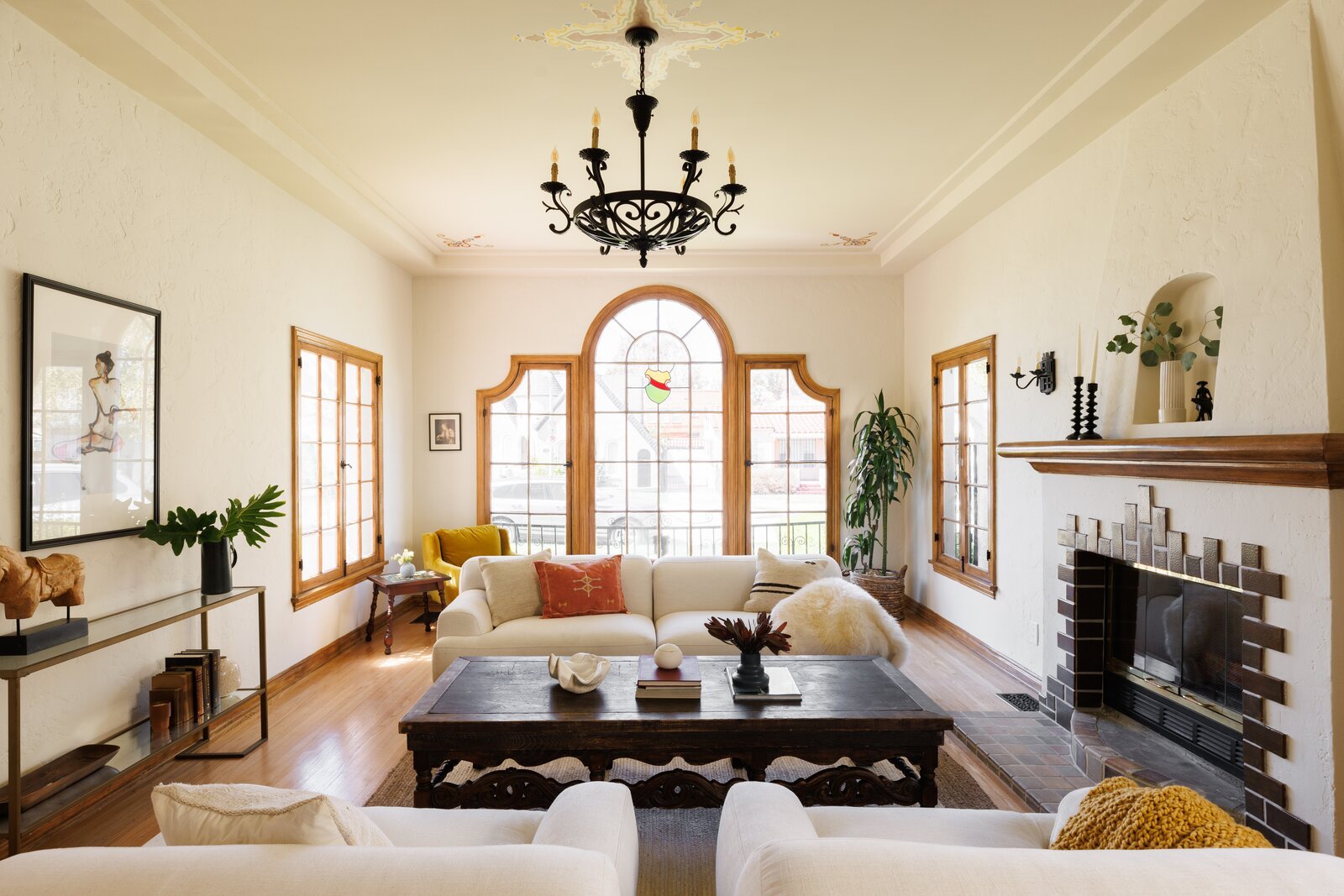 This Restored 1920s L.A. Home Is Packed With Delightful Nooks & Crannies