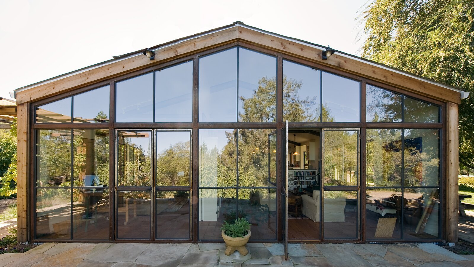 This Overhauled 1960s Ranch House Connects a Family to the California Countryside