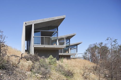 Ridge House by Mork Ulnes Architects