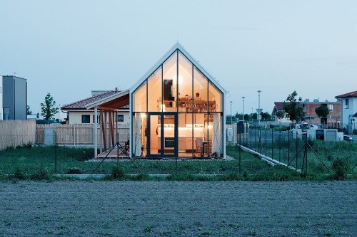 Articles about 12 see through homes on Dwell.com