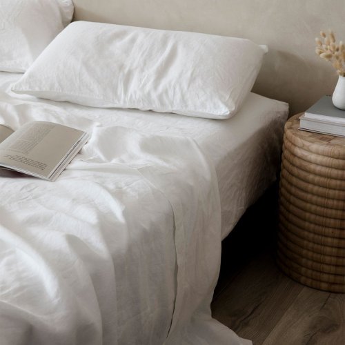 Keep It Classic With the Best White Linen Sheet Sets You Can Buy Online