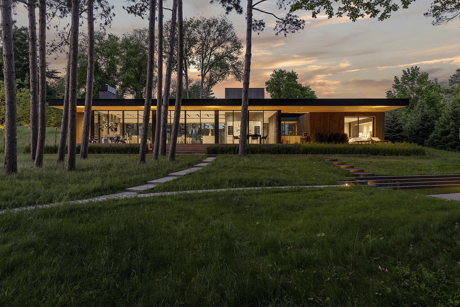 This Glass Cabin Appears Barely There on the Shores of Lake Minnetonka