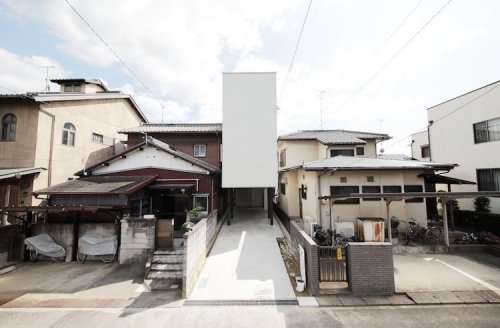 Articles about minimal home narrow plot japan on Dwell.com