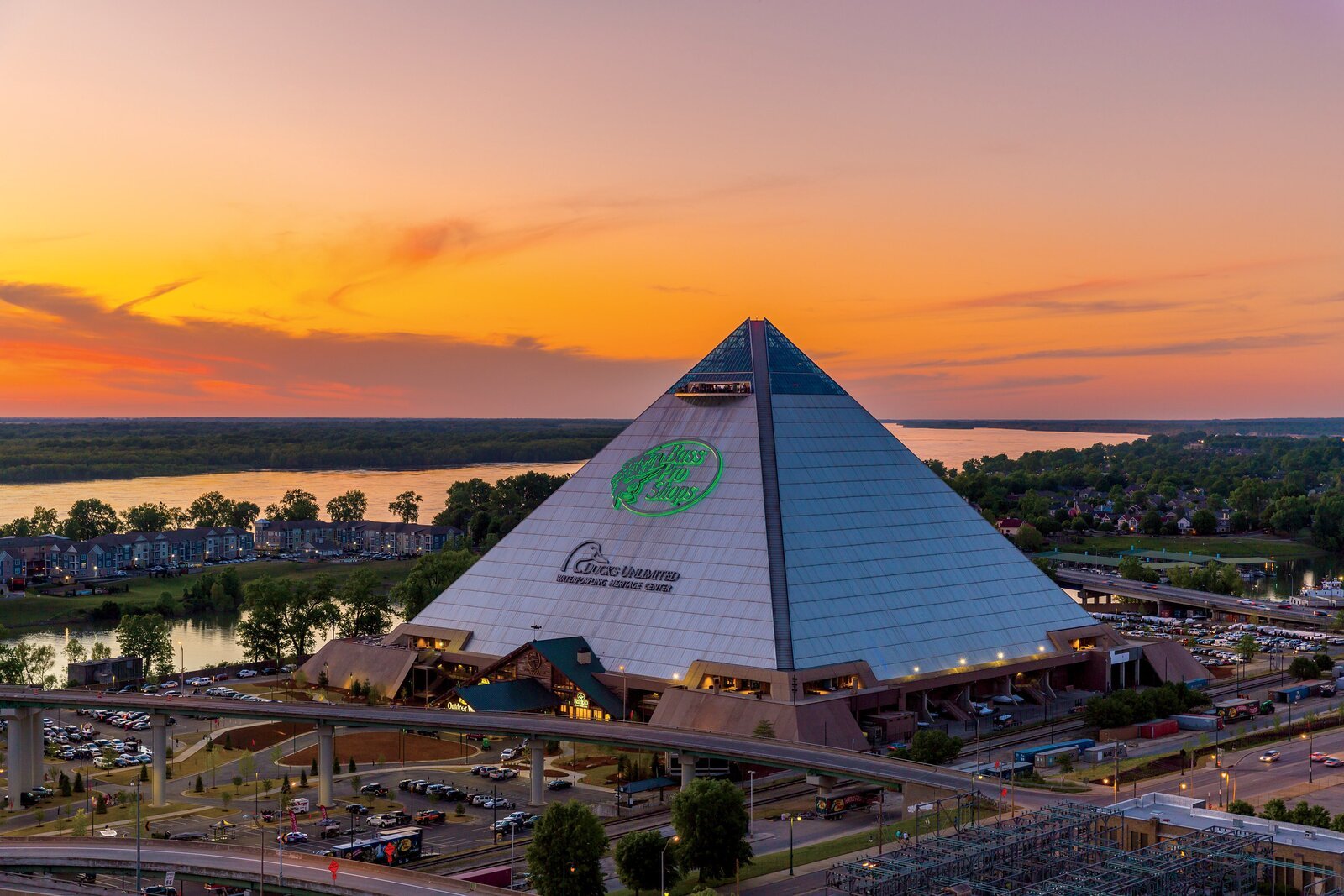 The Best Hotel in America Is Inside the Memphis Pyramid