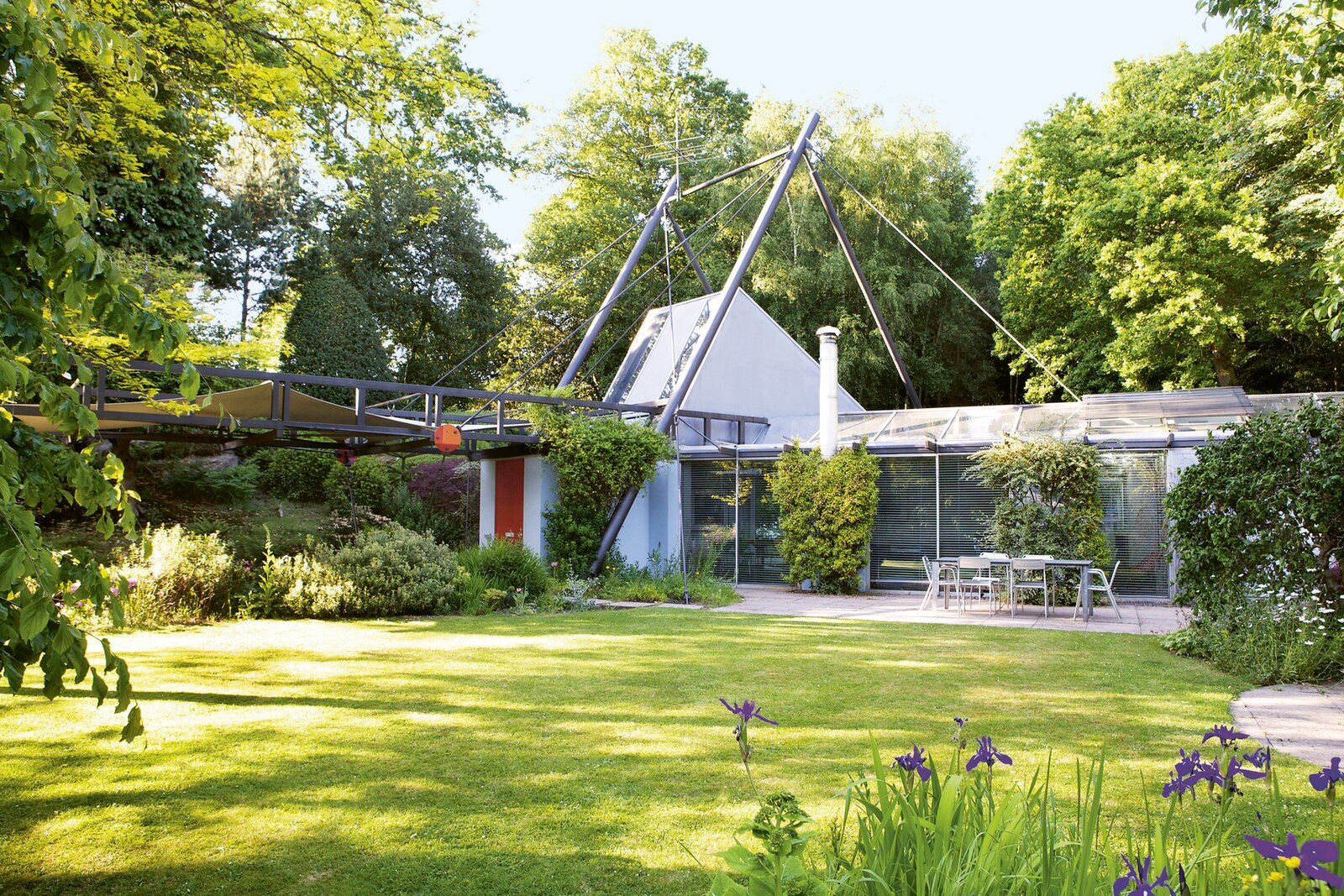 10 Wildly Innovative U.K. Homes of the 20th Century That Outshine the Rest