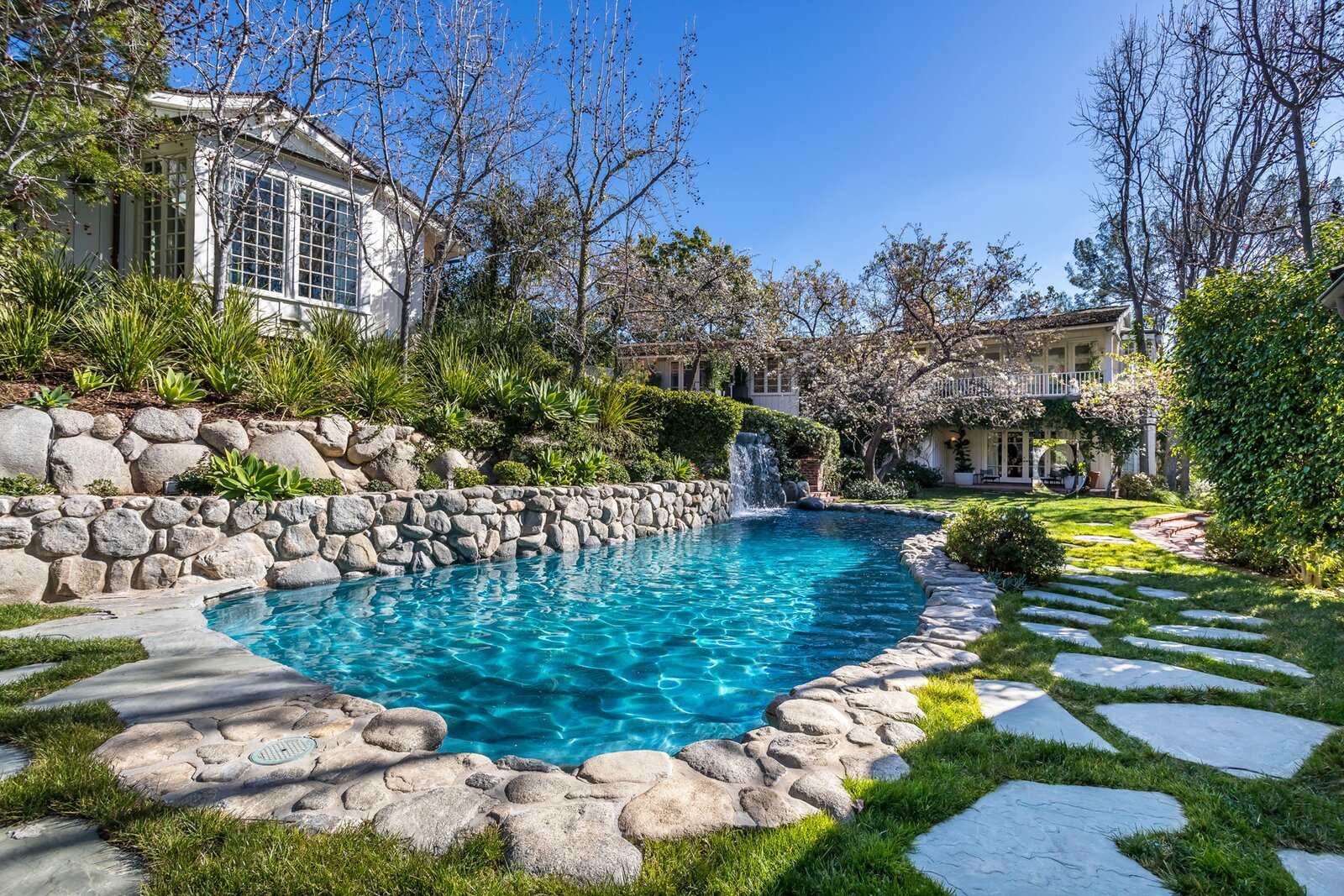 Jim Carrey’s Longtime L.A. Home Hits the Market at $29M