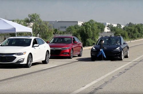 Montag-News: AEB-Systeme versagen bei Fußgängern, Tesla mit neuem Batteriepatent, 48 Prozent wollen eigenes Auto aufgeben - e-engine - Alles rund um E-Mobilität