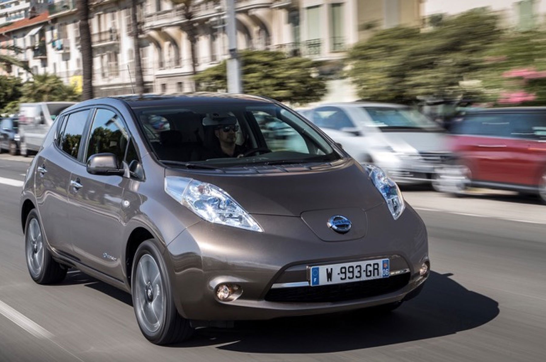 Was ist der Unterschied zwischen 400-Volt und 800-Volt-Elektroautos?