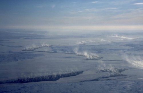Cracked Arctic sea ice stirs up mercury concern
