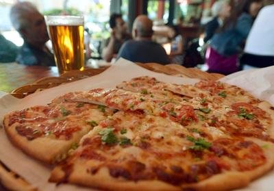 Cheese Board alums’ Sliver Pizzeria bringing veggie pizza to Lafayette