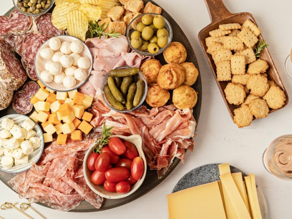 How to Make a Holiday Charcuterie Board for Christmas