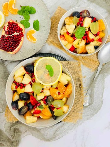 Fruit Chaat Recipe (Indian Fruit Salad)