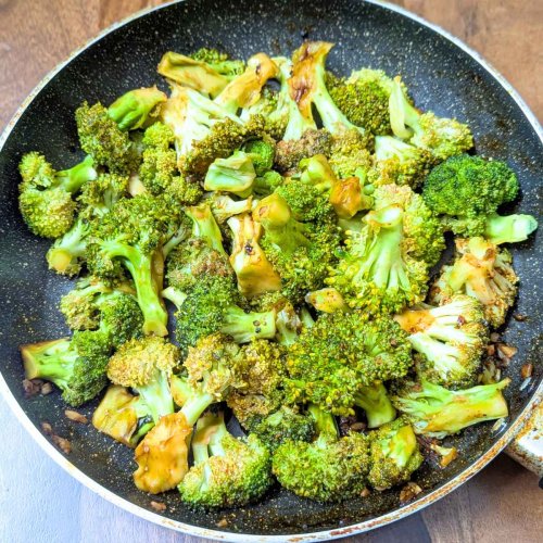 Vegan Garlic Broccoli Stir Fry - Easy Vegan Bite