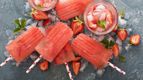 Erdbeer-Margarita Pop-Sicles: Eis am Stiel für die Großen
