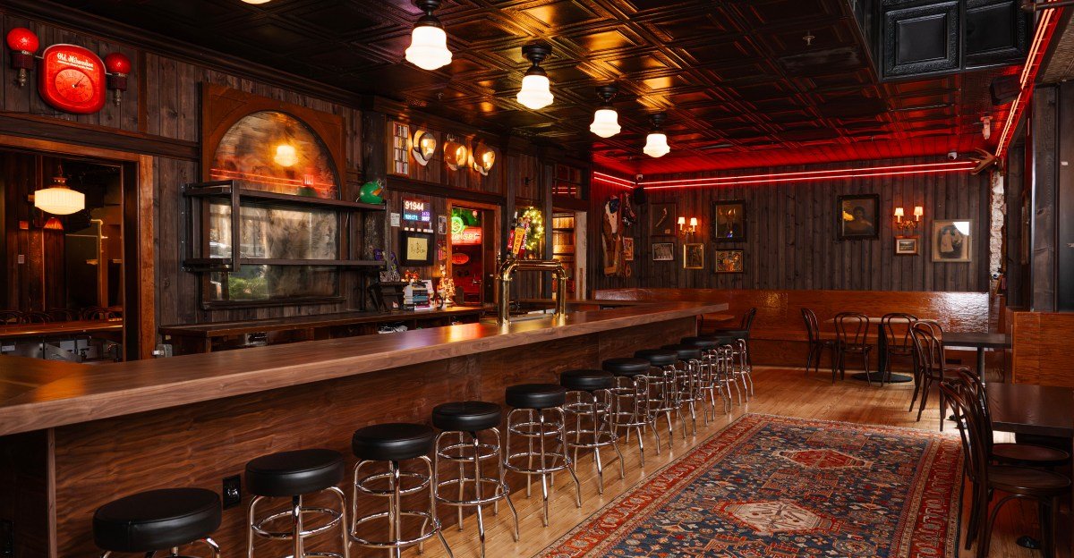 A Discreet Penn Quarter Bitcoin Bar Will Serve Tallow-Fried Bar Fare