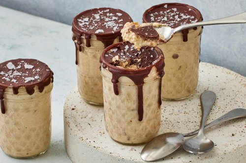 These Overnight Oats Taste Just Like a Reese’s Peanut Butter Cup