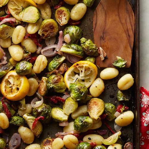 24 Easy Sunday Dinners You Can Make With 5 Ingredients or Less