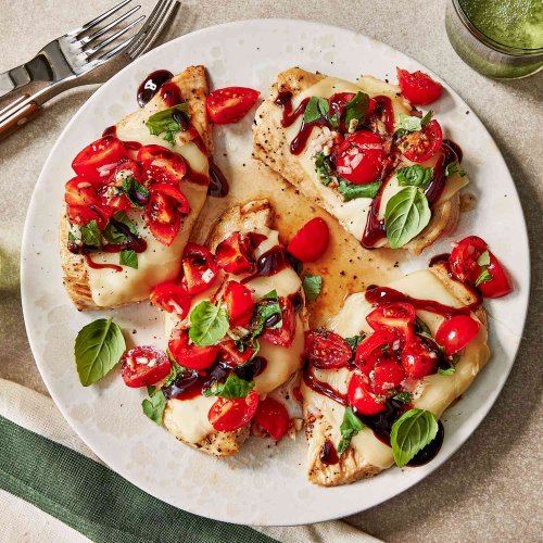 Skillet Bruschetta Chicken Is the High-Protein Dinner You’ve Been Waiting For