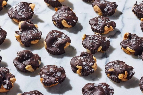 Dark Chocolate Cashew Clusters Are the Ultimate Sweet & Salty Snack