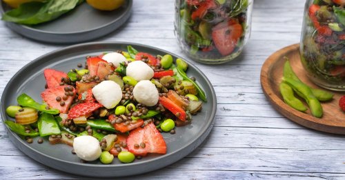 Erdbeer-Linsensalat mit Rhabarber
